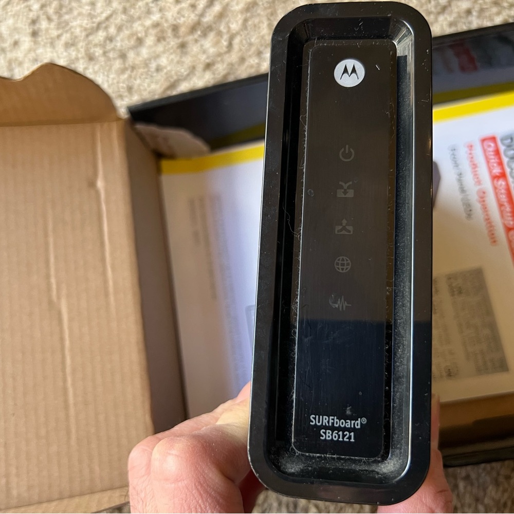 Modem and Wi-Fi Router lot - Picture 3 of 5